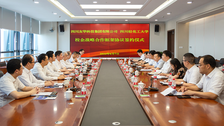 XCB_2135.jpg XCB_2135.jpg