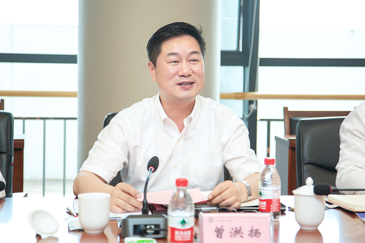 XCB_2164.jpg XCB_2164.jpg