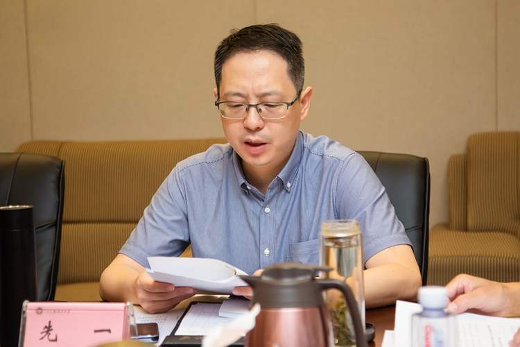 XCB_3422.jpg XCB_3422.jpg