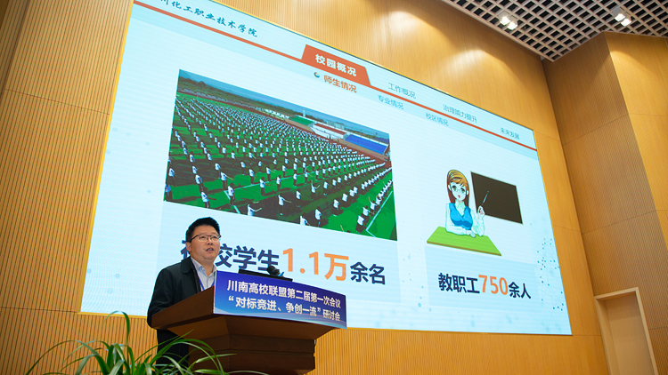 XCB_9098.jpg XCB_9098.jpg