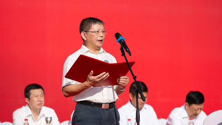 XCB_5082.jpg XCB_5082.jpg