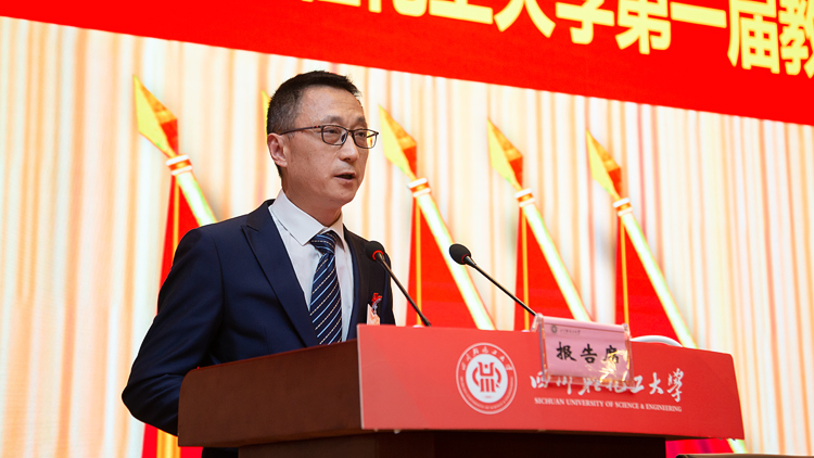 XCB_8245.jpg XCB_8245.jpg