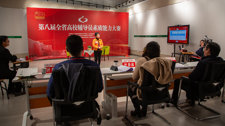 XCB_3289.jpg XCB_3289.jpg