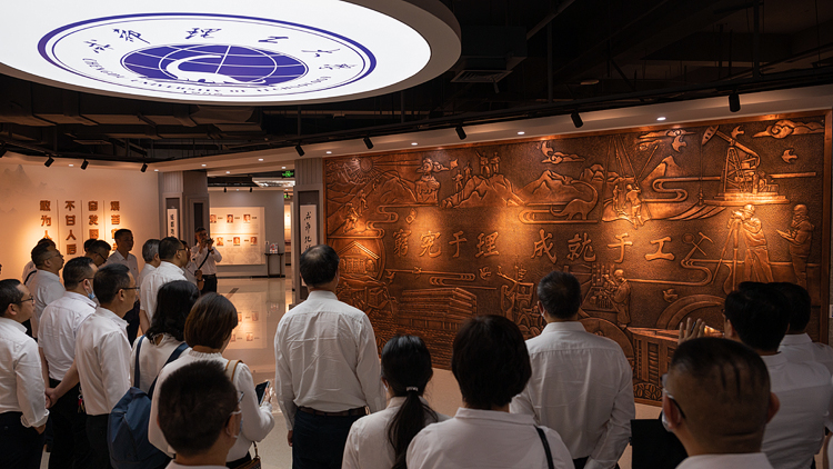 LJH_9006.jpg LJH_9006.jpg