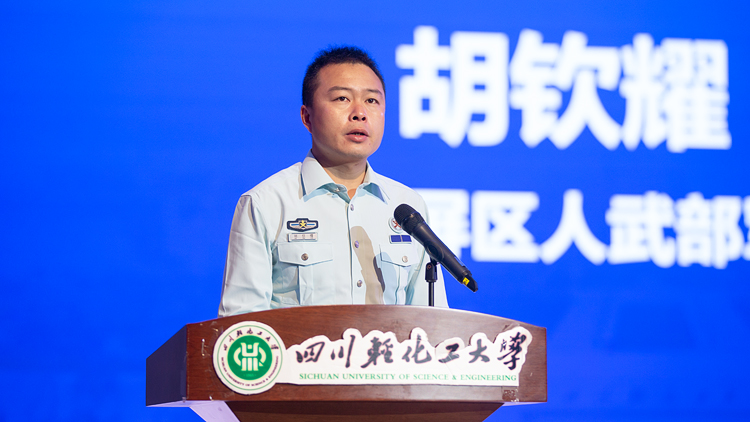 XCB_9651.jpg XCB_9651.jpg