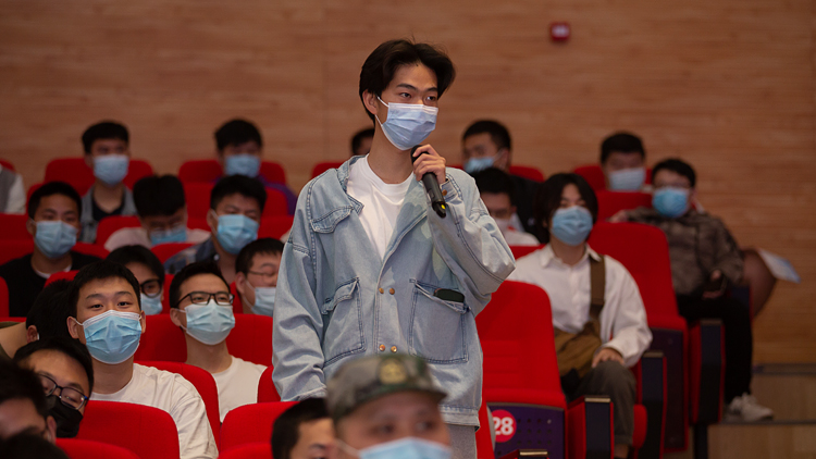 XCB_9689.jpg XCB_9689.jpg