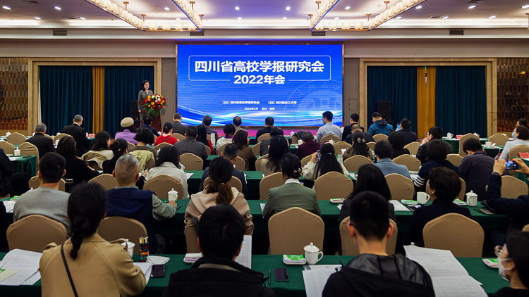 XCB_1102.jpg XCB_1102.jpg