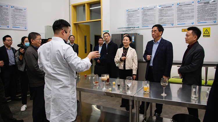 XCB_4229.jpg XCB_4229.jpg