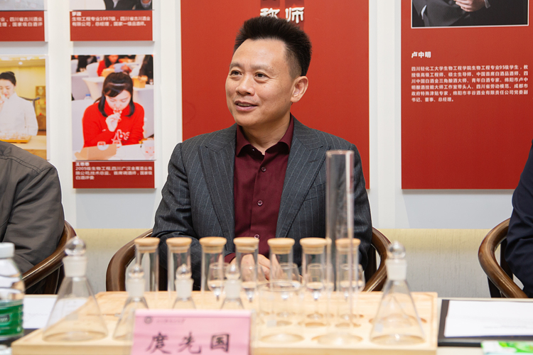 XCB_4346.jpg XCB_4346.jpg