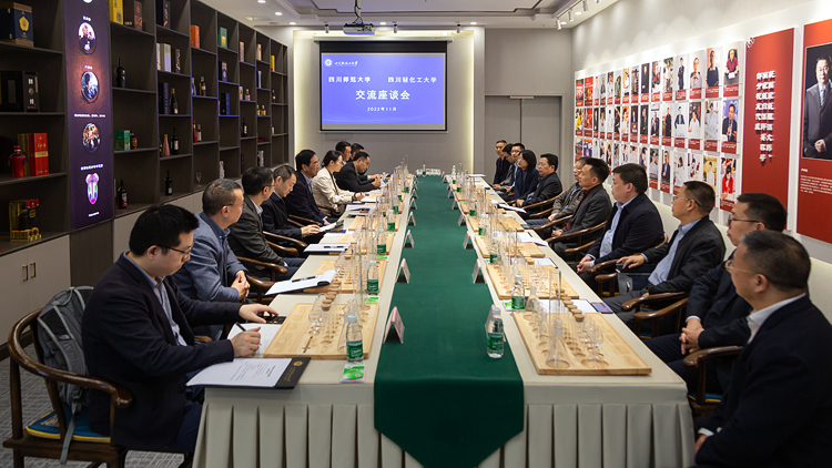 XCB_4323.jpg XCB_4323.jpg