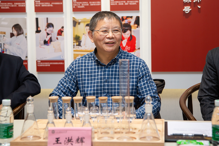 XCB_4303.jpg XCB_4303.jpg