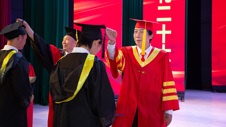 XCB_3555.jpg XCB_3555.jpg