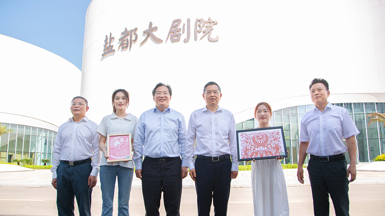 XCB_0237X.jpg XCB_0237X.jpg