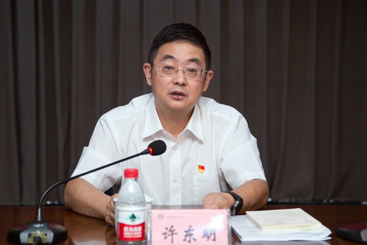 XCB_4542.jpg XCB_4542.jpg