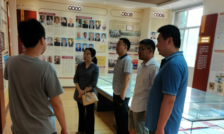 深入调查研究 推动主题教育走深走实2.jpg