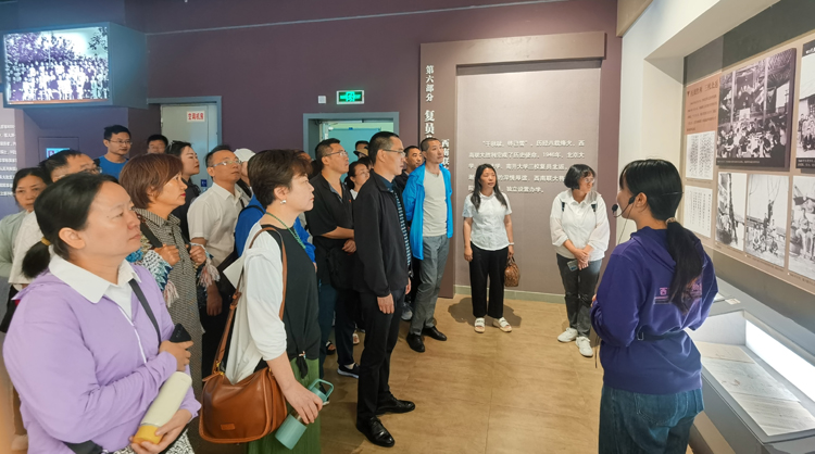 西南联大参观1.jpg 西南联大参观1.jpg