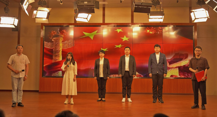 教师朗诵节目.jpg 教师朗诵节目.jpg