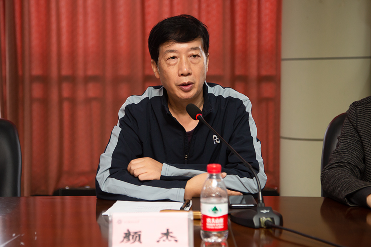 XCB_8279.jpg XCB_8279.jpg