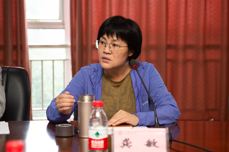 XCB_8293.jpg XCB_8293.jpg