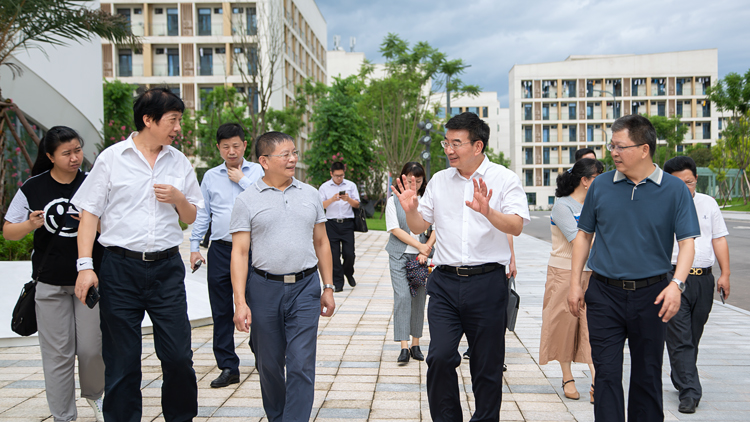 750-10.jpg 750-10.jpg