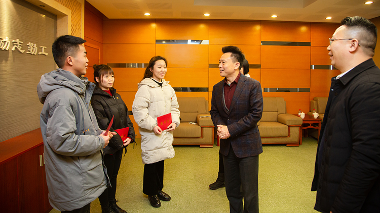 XCB_9416.jpg XCB_9416.jpg