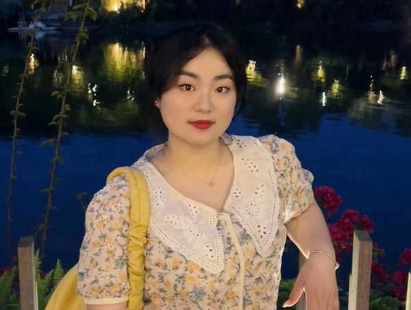 美术学院黄钰婷.jpg 美术学院黄钰婷.jpg