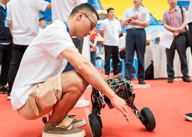 我校研究生在第十八届研究生电子设计竞赛西南赛区中获佳绩1.jpg 我校研究生在第十八届研究生电子设计竞赛西南赛区中获佳绩1.jpg