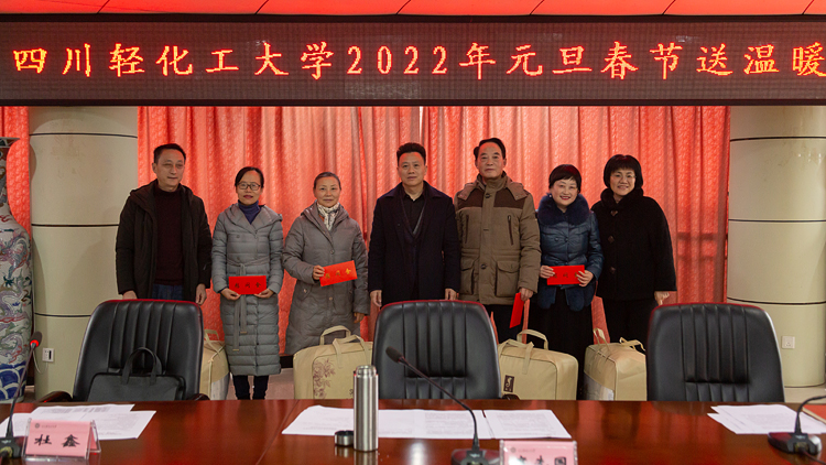 XCB_9304.jpg XCB_9304.jpg