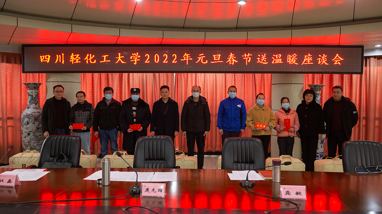 XCB_9310.jpg XCB_9310.jpg