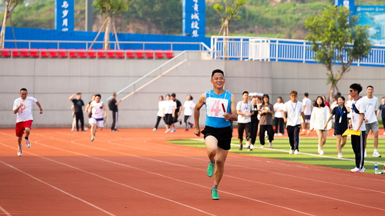 XCB_1106-10.jpg XCB_1106-10.jpg