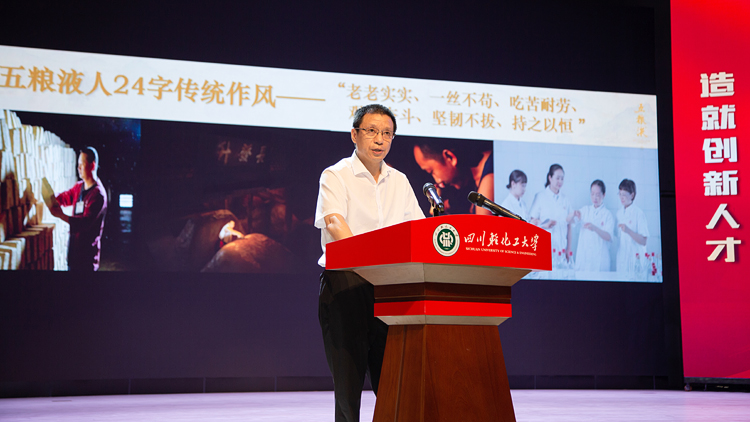 XCB_6288.jpg XCB_6288.jpg