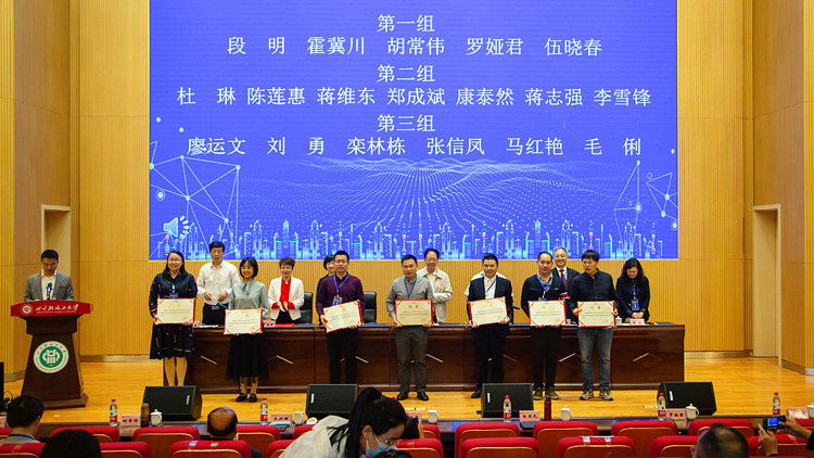 XCB_8897.jpg XCB_8897.jpg