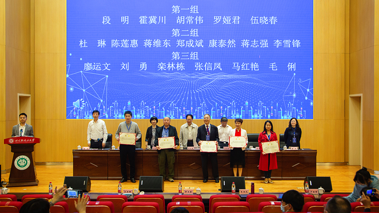 XCB_8892.jpg XCB_8892.jpg