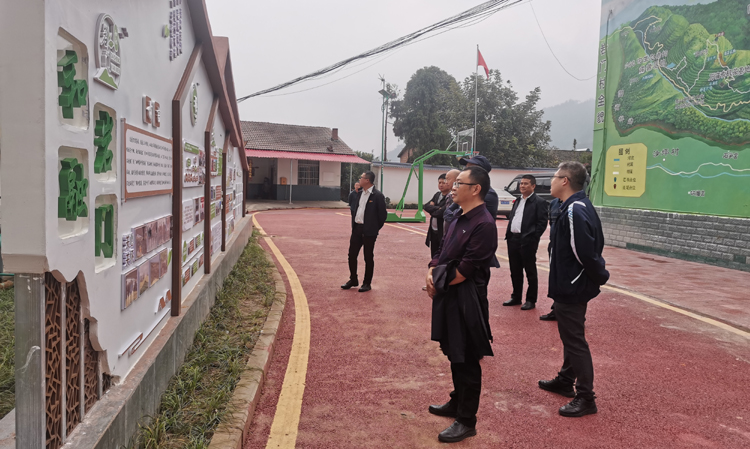化环学院机械学院赴屏山开展乡村振兴调研.jpg
