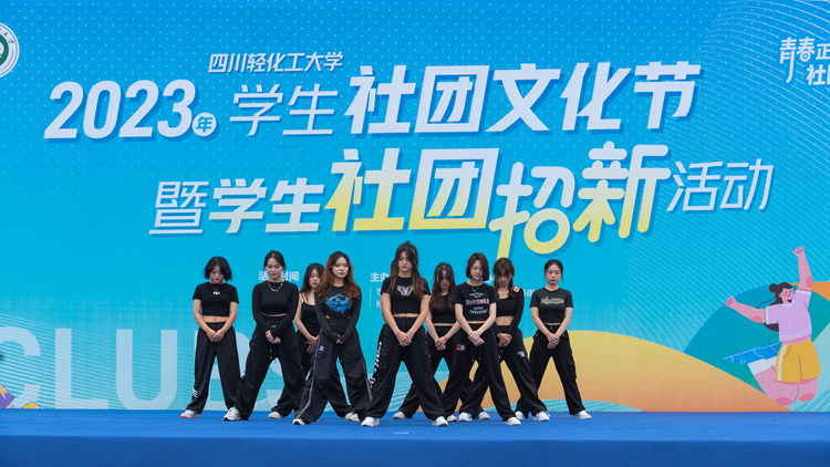 ZYX-4563.jpg ZYX-4563.jpg