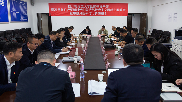 XCB_1014.jpg XCB_1014.jpg