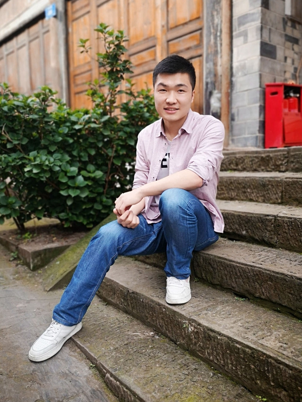 唐鑫柯.jpg 唐鑫柯.jpg