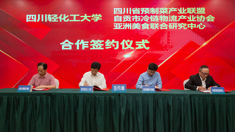 XCB_0772.jpg XCB_0772.jpg