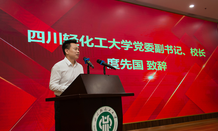 XCB_0605.jpg XCB_0605.jpg