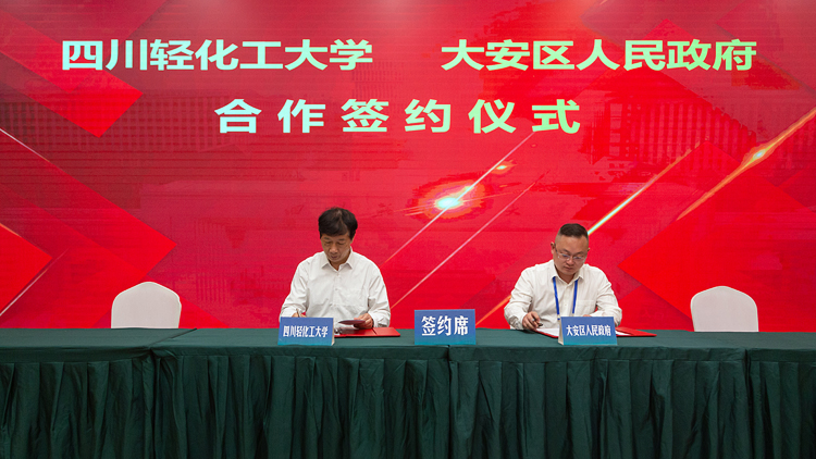 XCB_0753.jpg XCB_0753.jpg