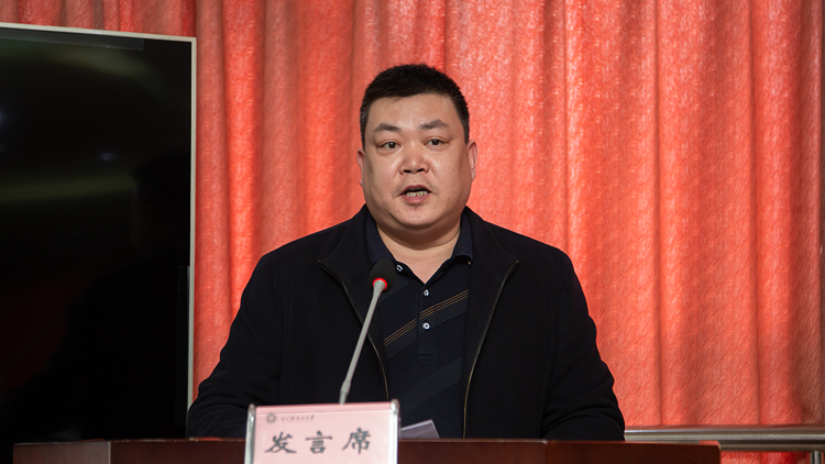 XCB_5981.jpg XCB_5981.jpg