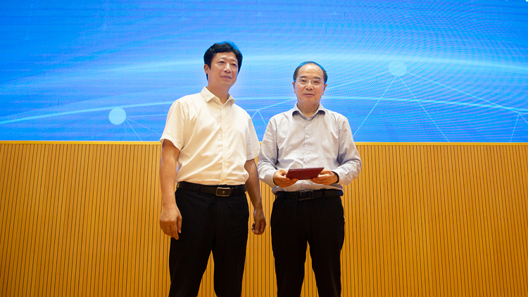 XCB_0369.jpg XCB_0369.jpg