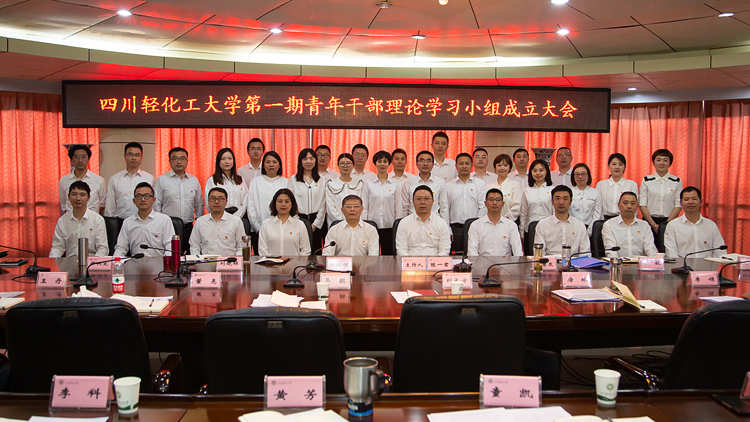 XCB_6521.jpg XCB_6521.jpg