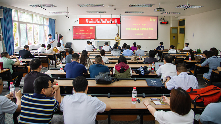 XCB_9959.jpg XCB_9959.jpg