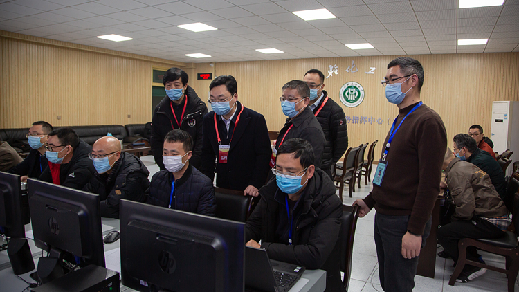 XCB_9002.jpg XCB_9002.jpg