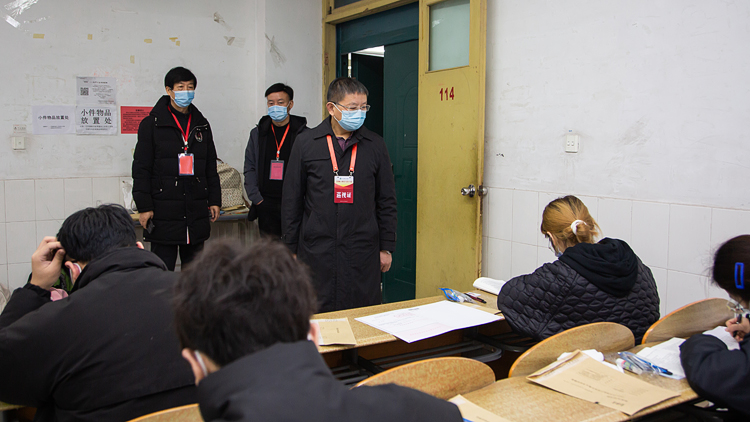 XCB_9044.jpg XCB_9044.jpg