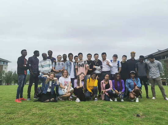 12 留学生教育.png