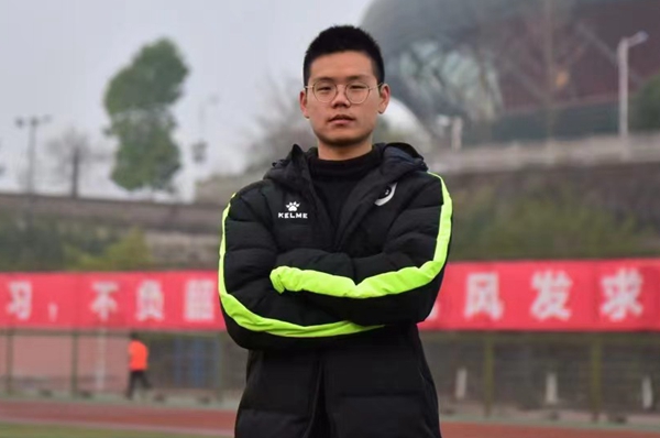 胡明荣.jpg 胡明荣.jpg