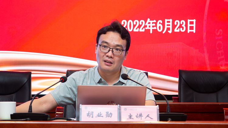 XCB_3966.jpg XCB_3966.jpg