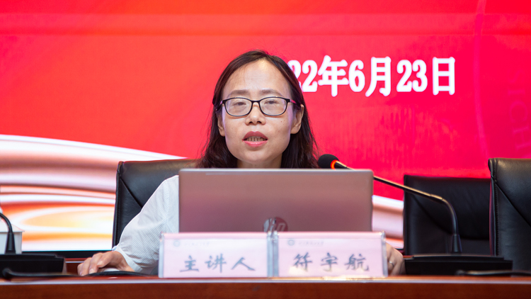 XCB_4019.jpg XCB_4019.jpg